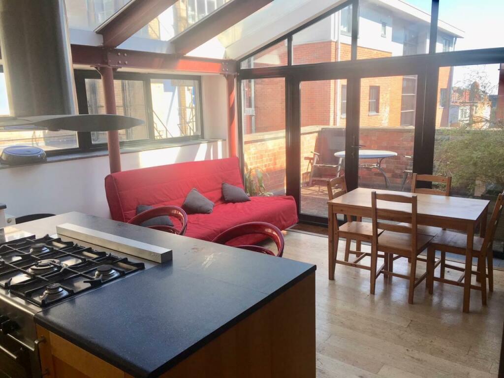 Kitchen/Dining