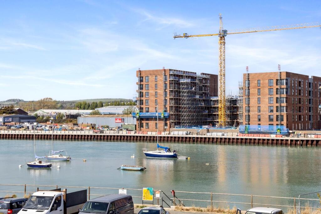 Harbour Way, 200-007.JPG