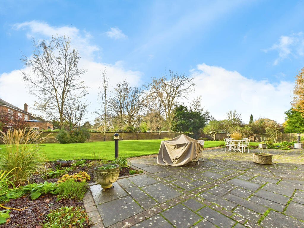 93510a6d-CAM04018G0-PR0398-STILL004