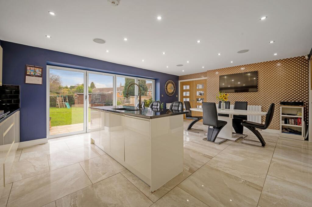 Open Plan Kitchen/Dining/breakfast room