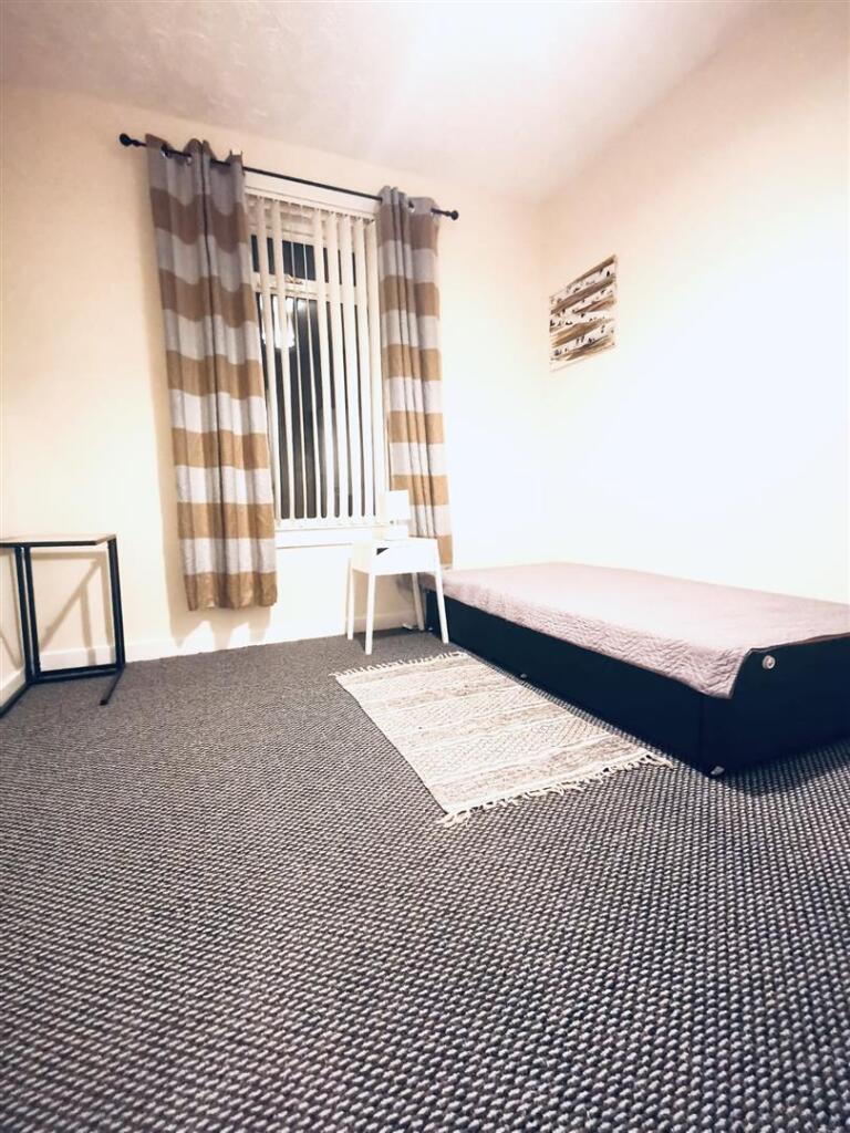 Flat 0:2, 91, Ashgill Road Glasgow  14.jpg