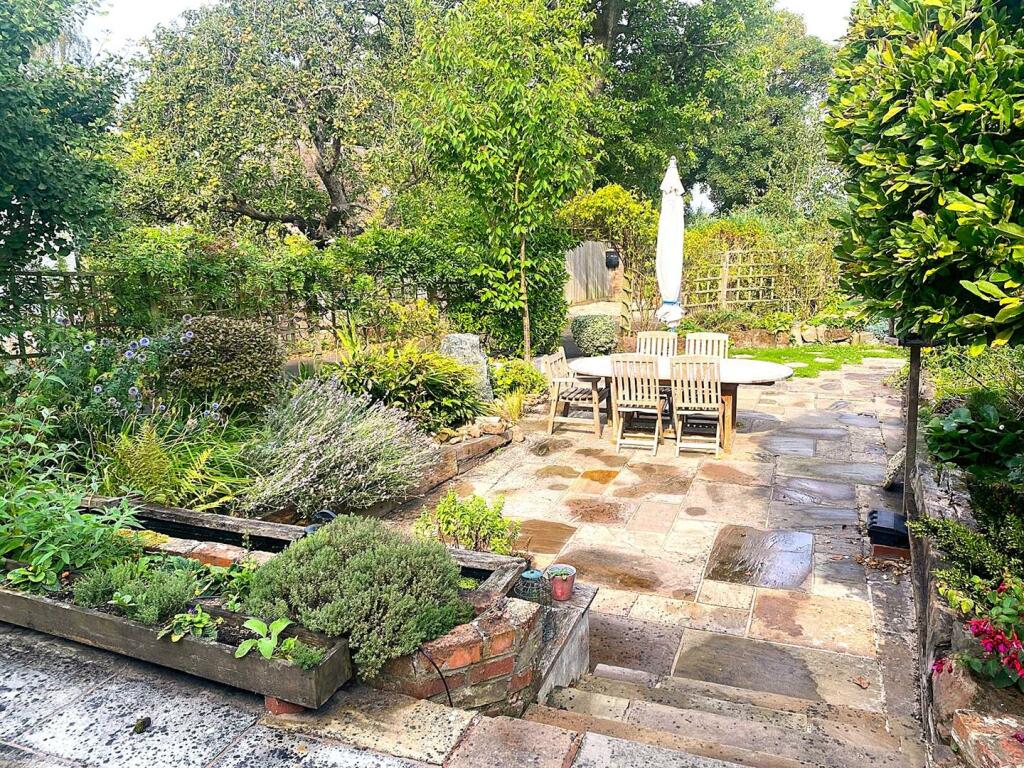REAR GARDEN C.jpg