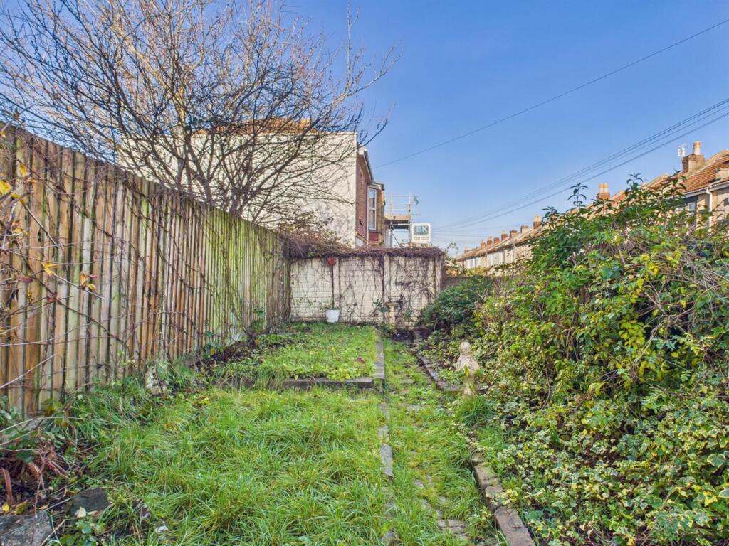 14 - 2 bedroom end-terraced house.jpg