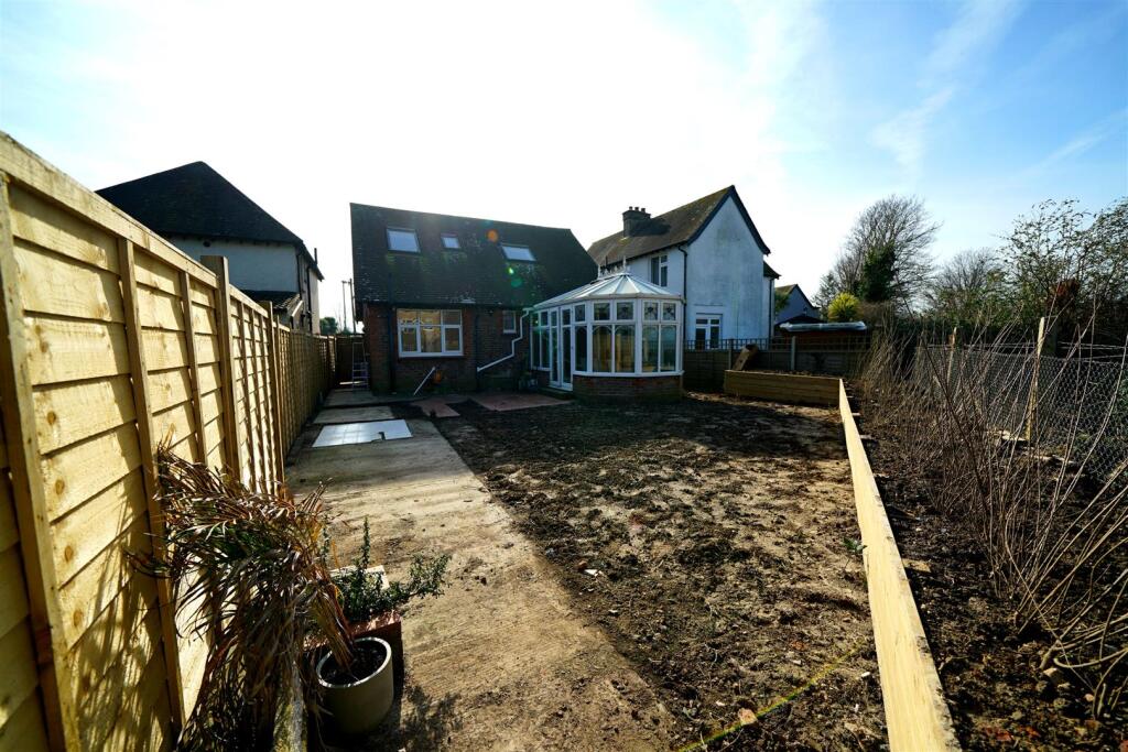 Rear garden 1.JPG