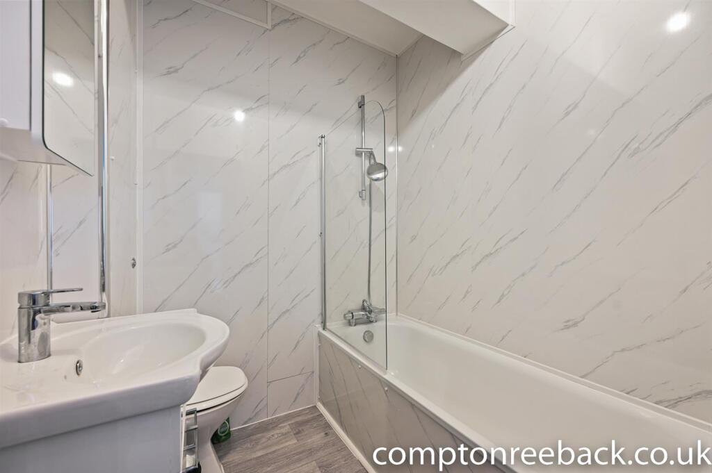 Bathroom3 (1).jpg