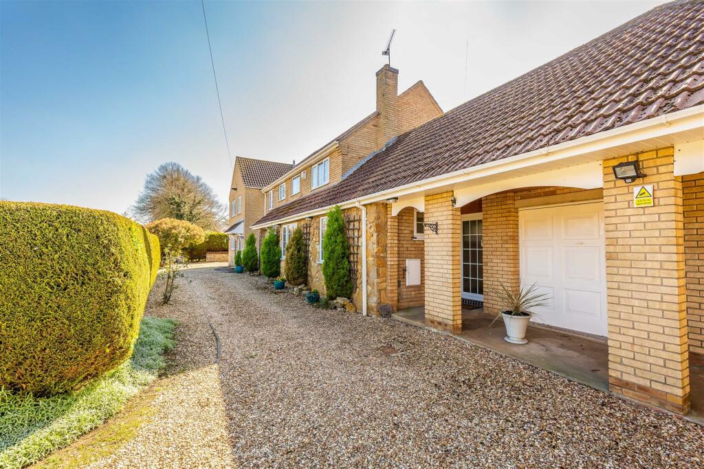 15 High Street, Scampton LN1 2SE-6.jpg