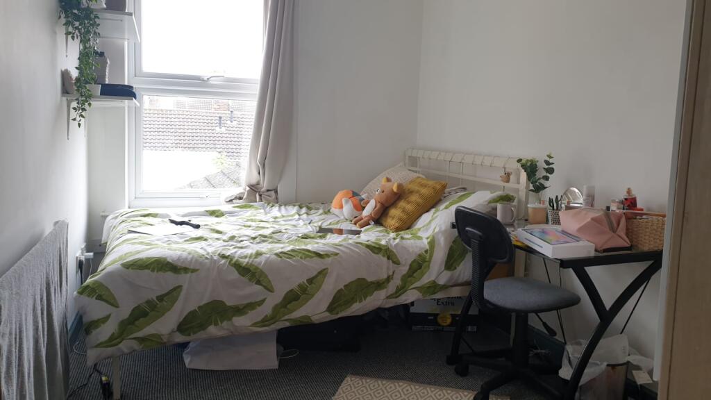 40 Vernon Street - Bedroom(!).jpeg