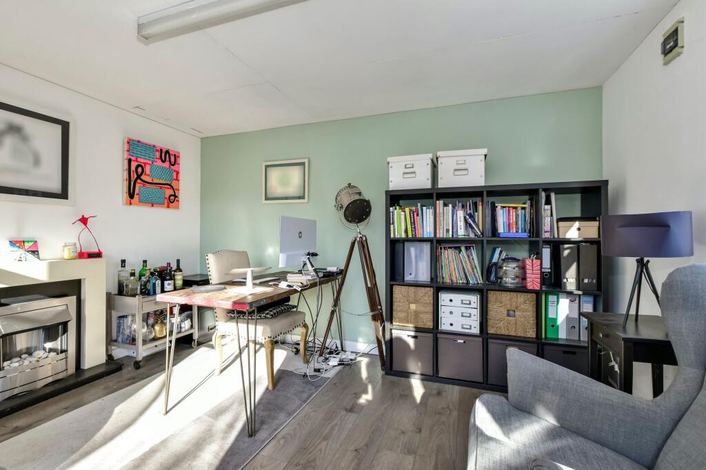 Detached Home Office