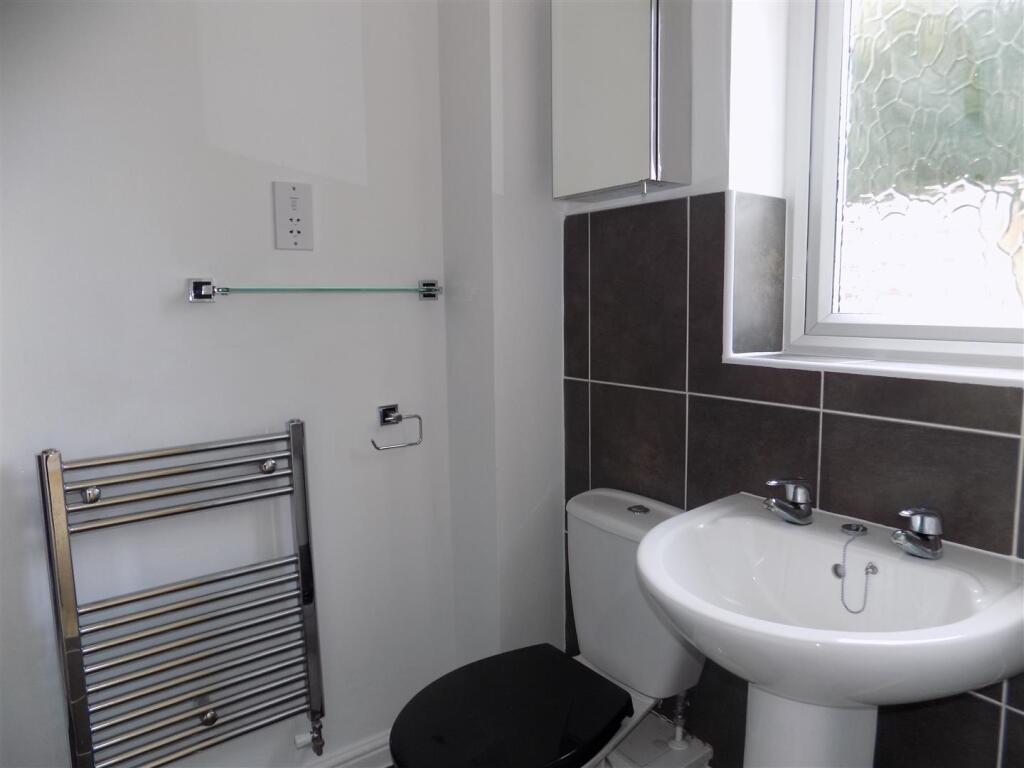 91 Alchester Court - Ensuite.JPG