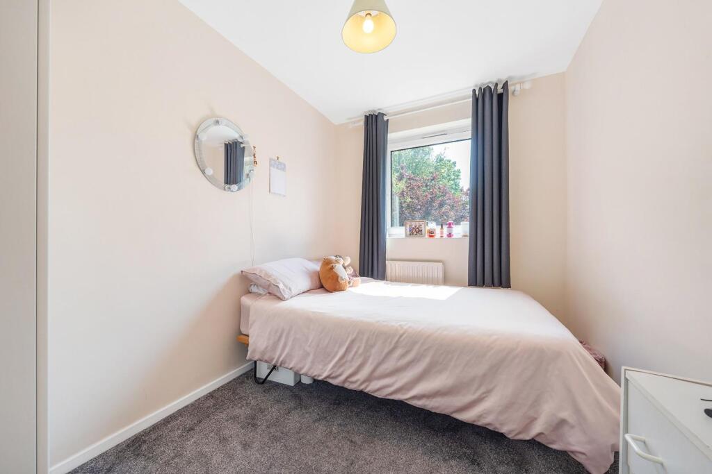 Bedroom 4.jpg