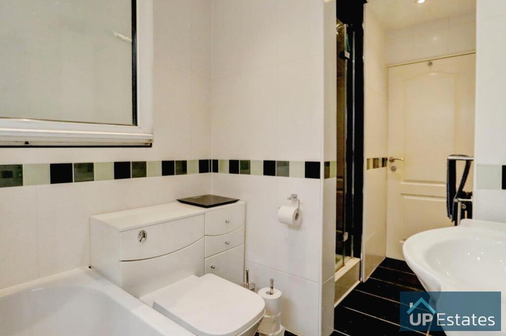 SHOWER/BATHROOM