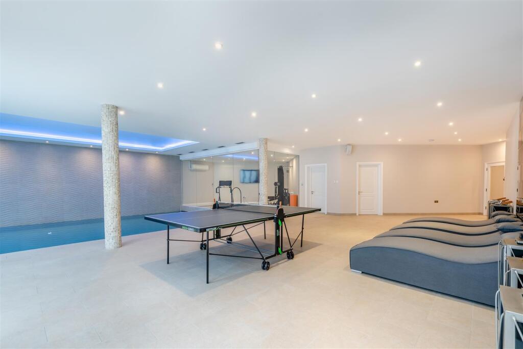 8538054-interior32.jpg