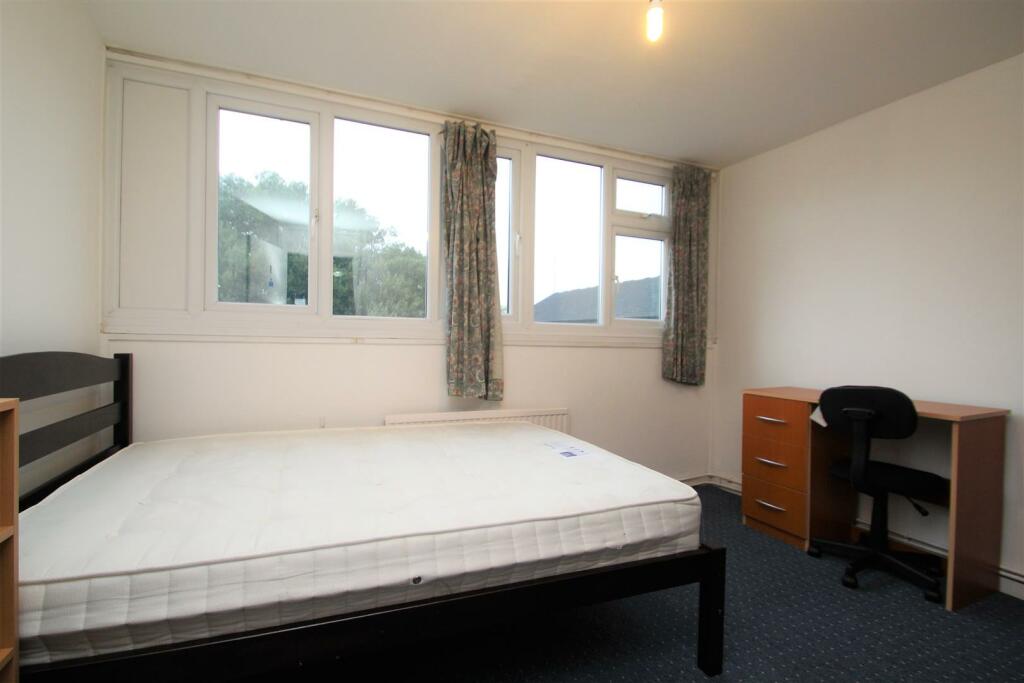 Bedroom 4.JPG