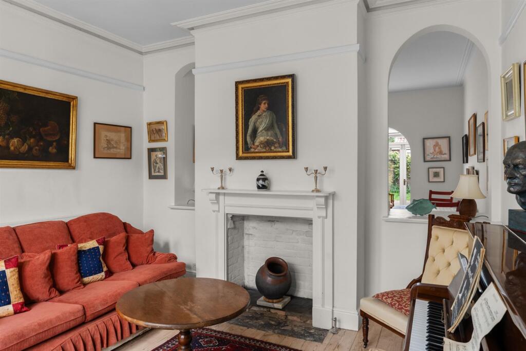 10SandringhamRd-002.jpg