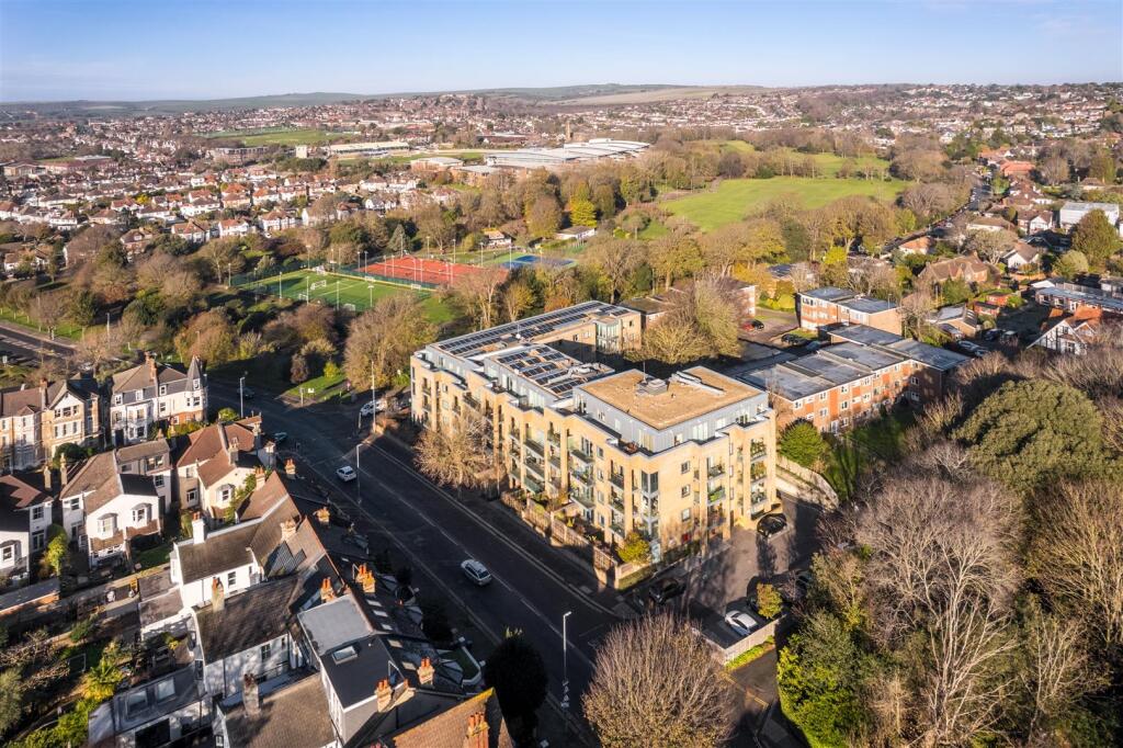 Flat 26 Park House-21.jpg