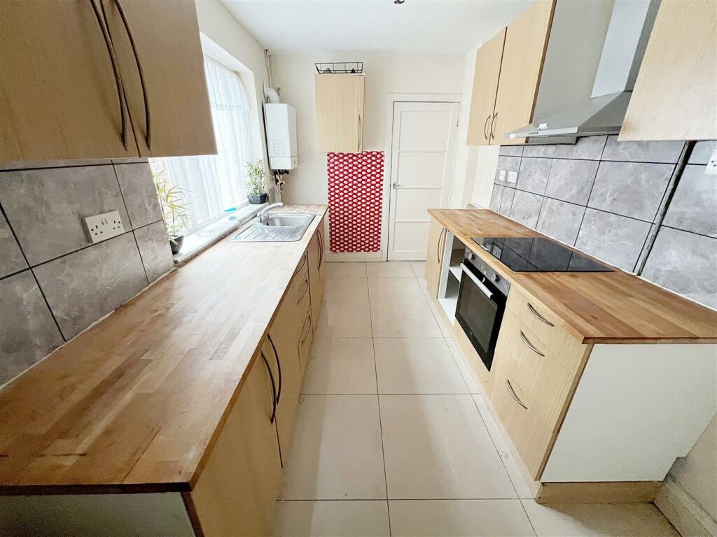 KITCHEN - NEW.jpg