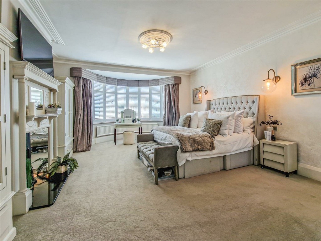 grand principal bedroom