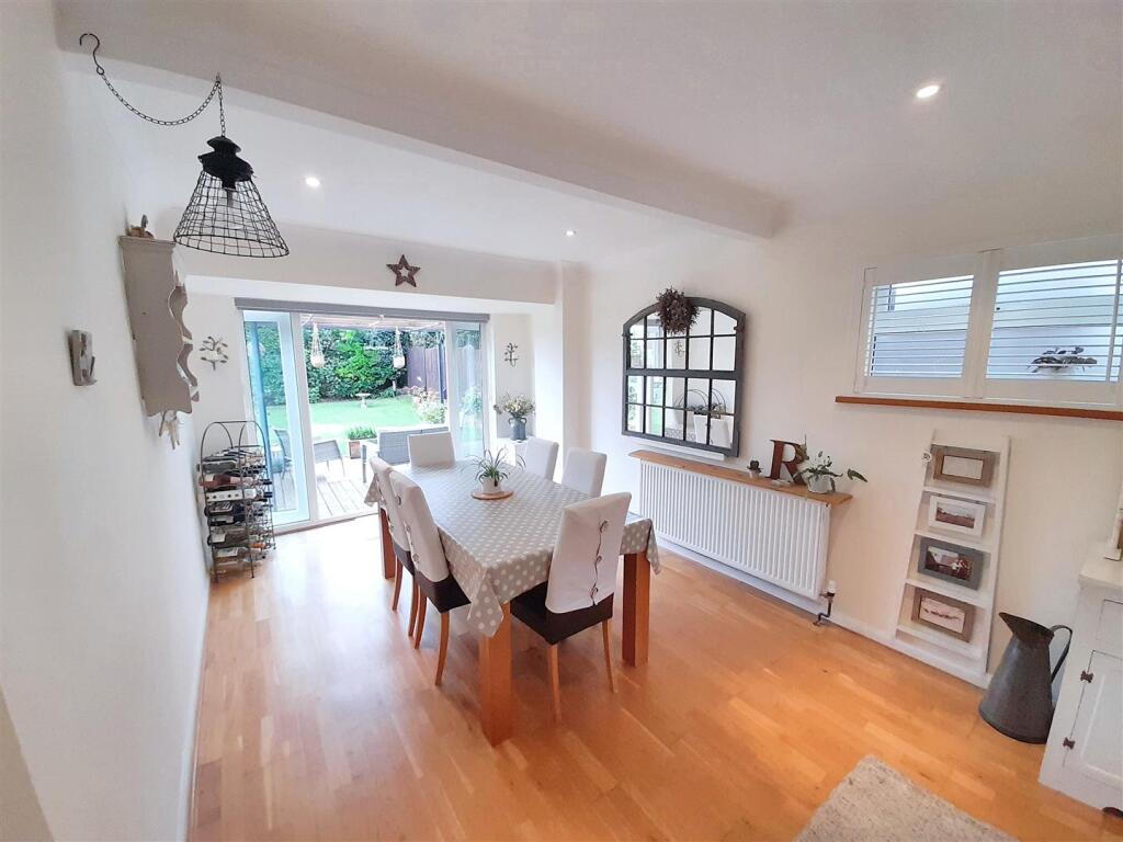 Dining area 1 new.jpg