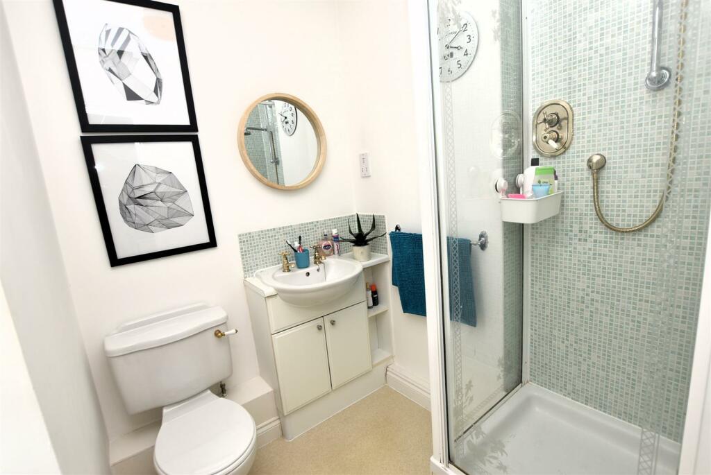 En-Suite Shower Room (2)