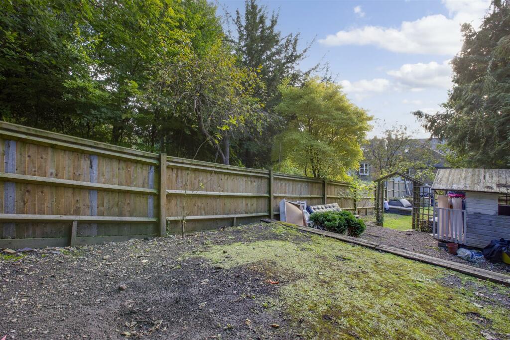 Flat 4, 22 Priory Avenue, HP13 6SH-9.jpg