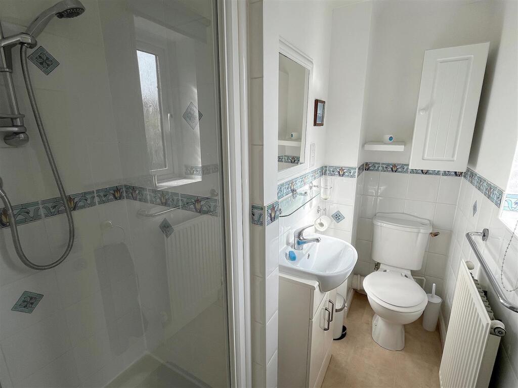 Ensuite Shower Room.jpg