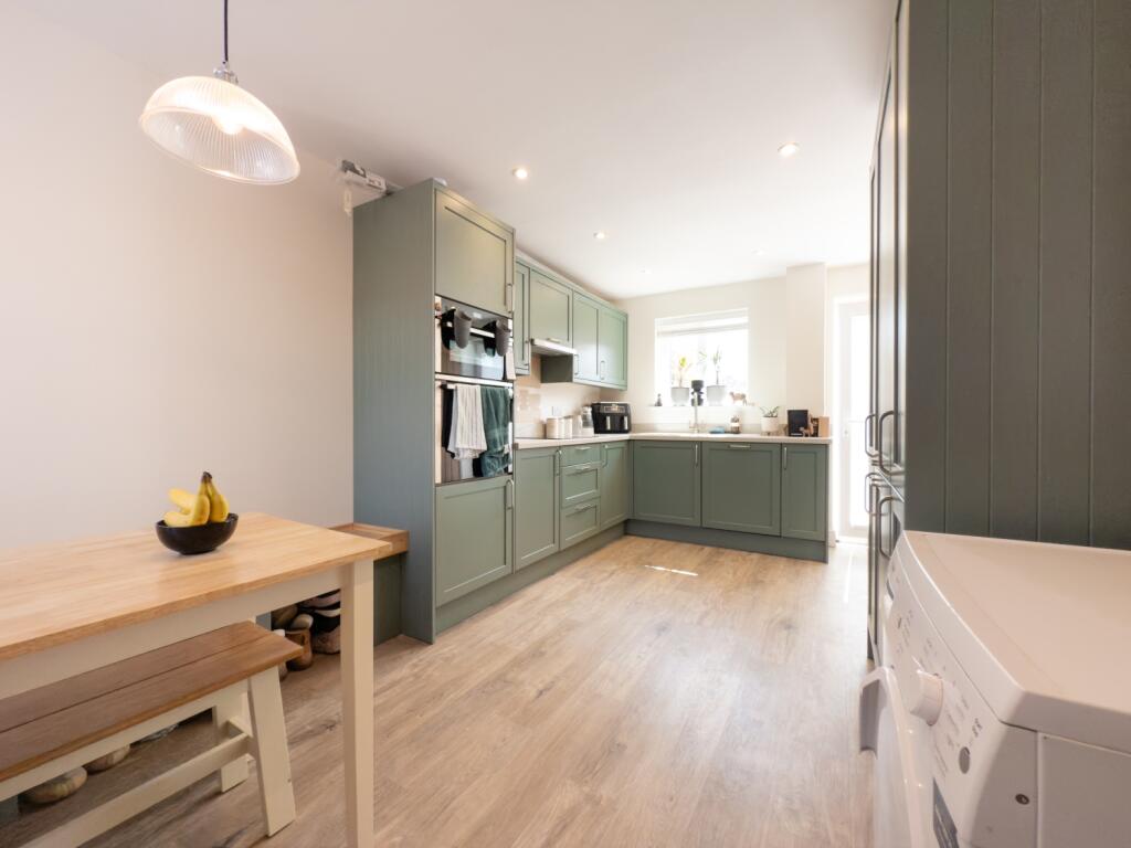 20250701105247 - IMG_9903 - 8 Burnham Close, Triml