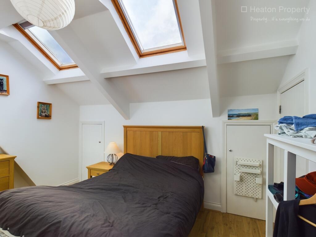 SB05 Master Bed