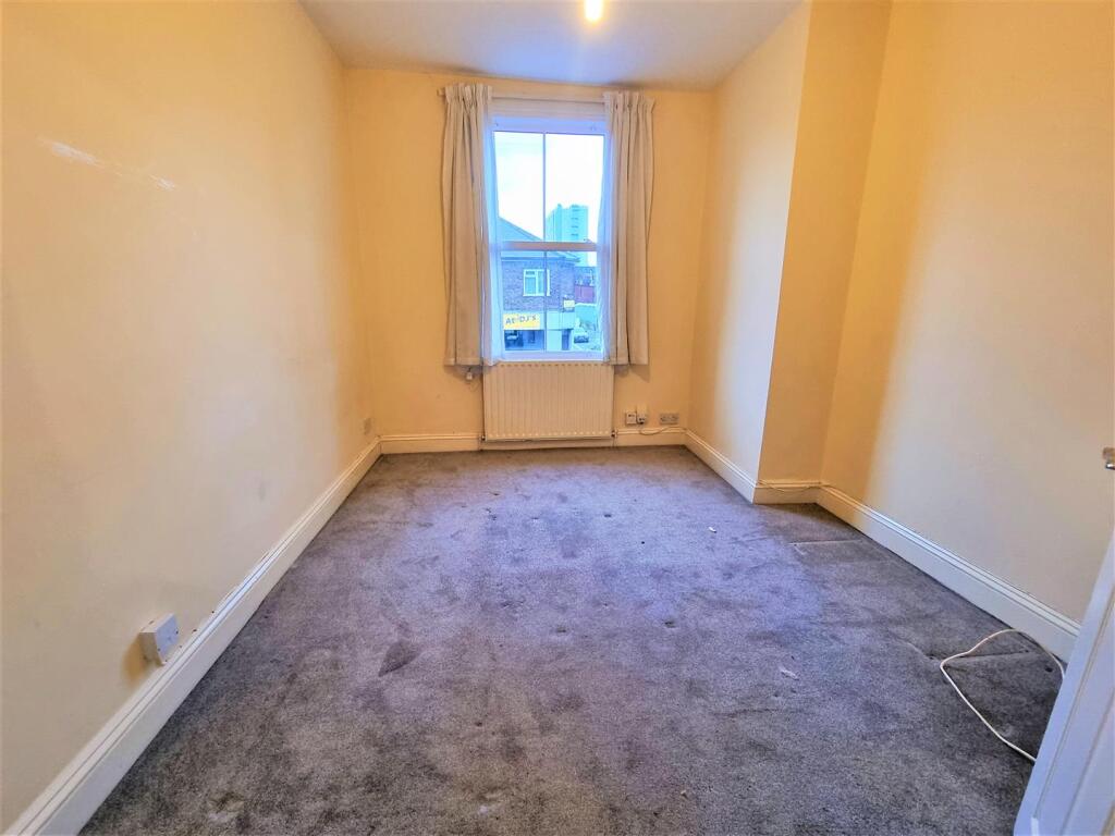 Bedroom 2 (2).jpg