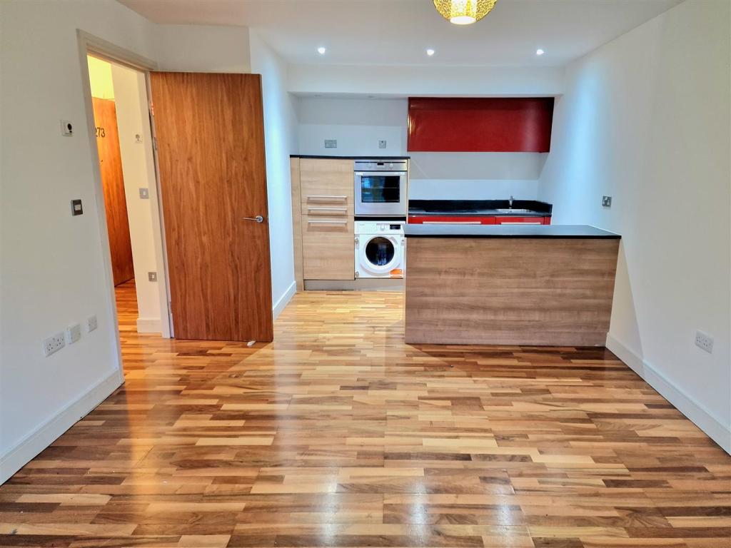Lounge/Kitchen