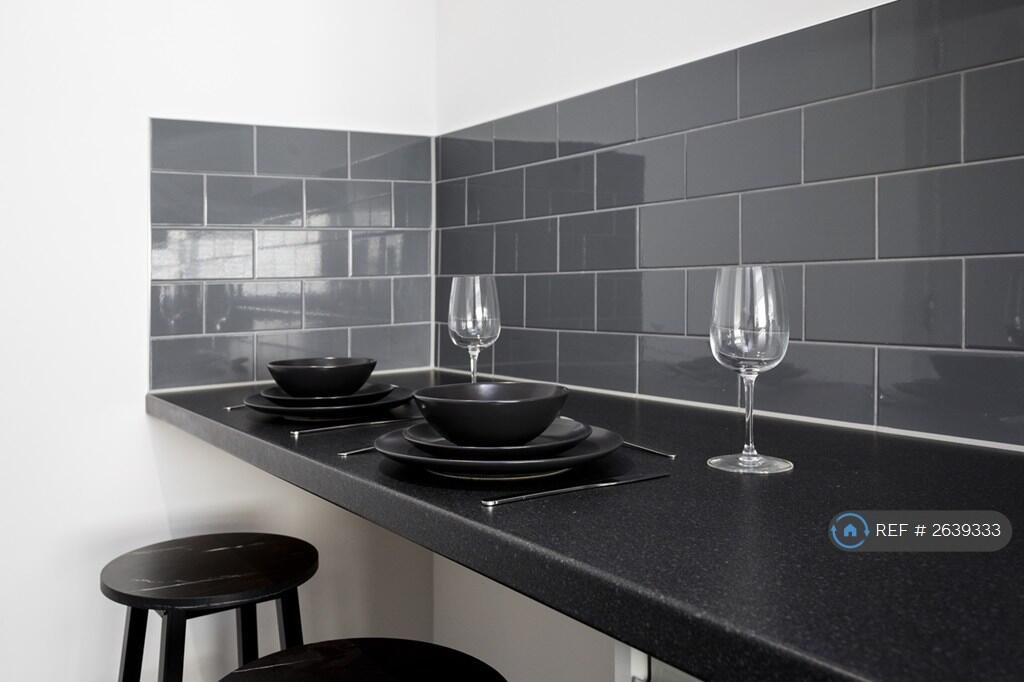 Well Equipped Kitchen With Space To Eat