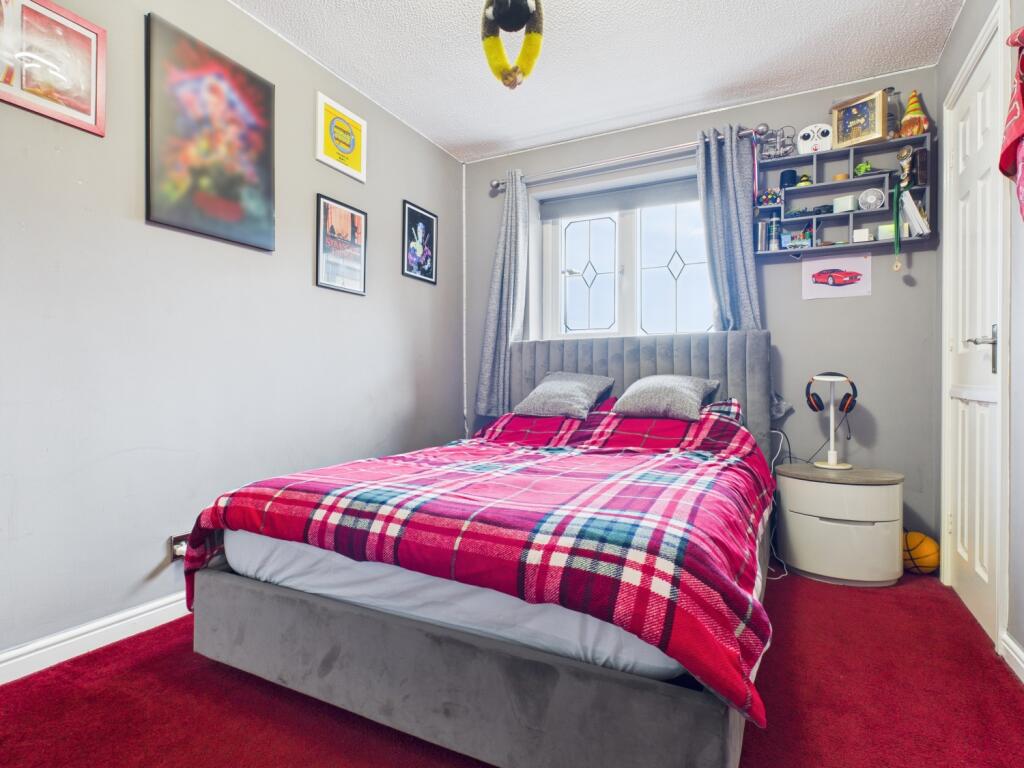 CAM03729G0-PR0185-STILL023