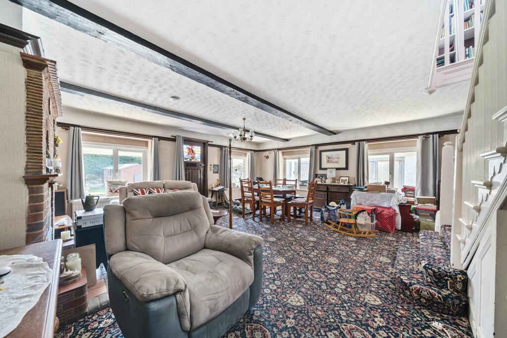 Living Room/ Dining Room