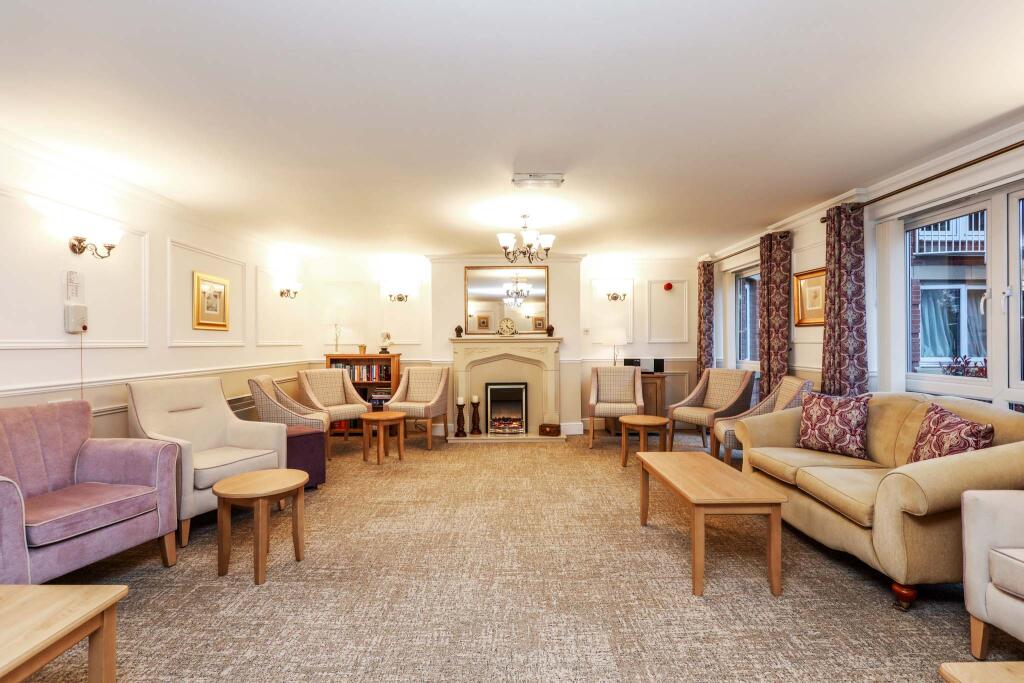 RESIDENTS LOUNGE