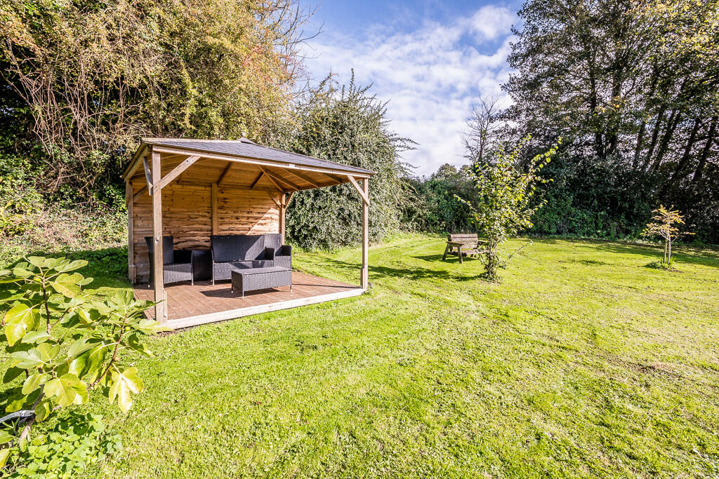 4 Prispen House -...