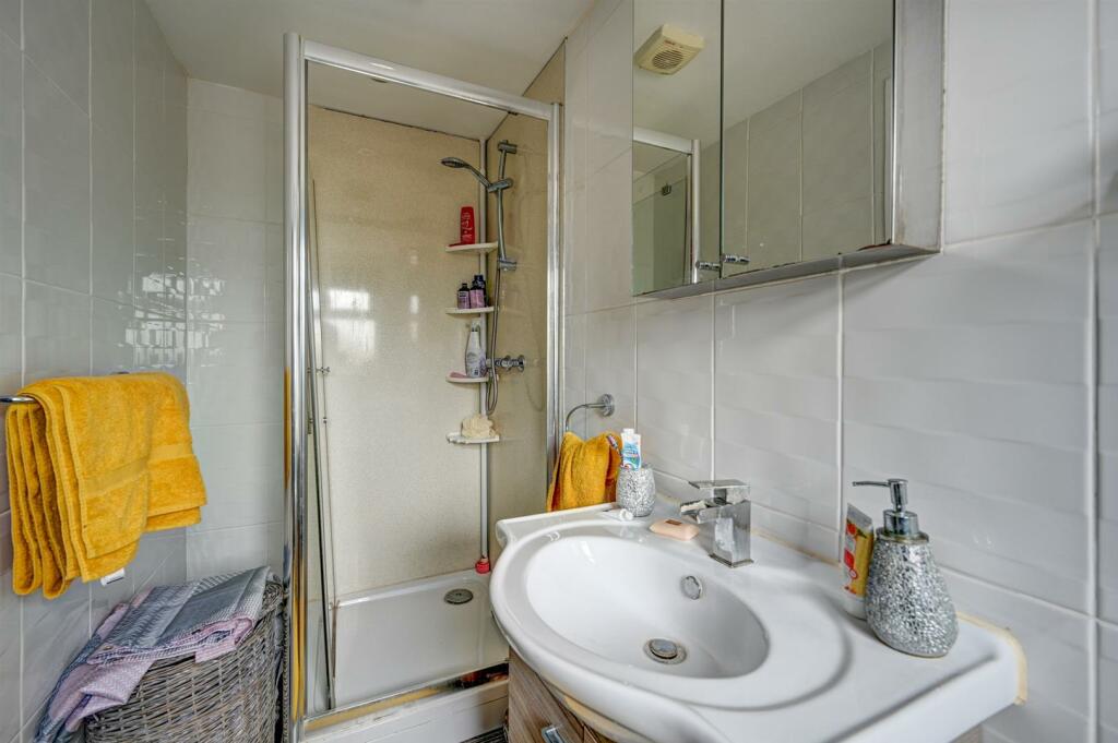 En-suite Shower Room.jpg