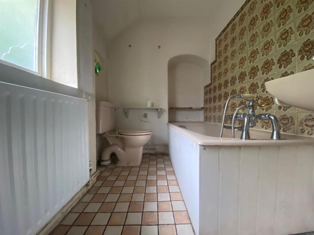 bathroom 1 the steps.jpg