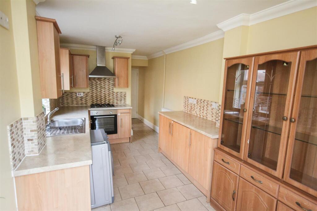 kitchen 1.JPG