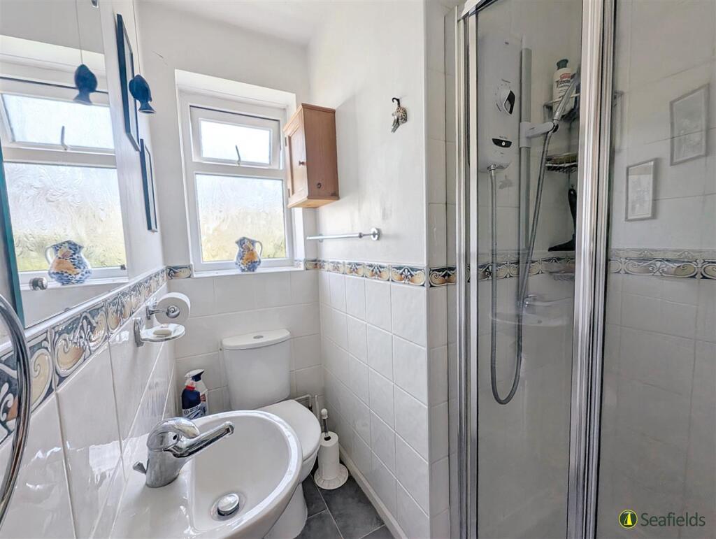 Shower Room.jpg