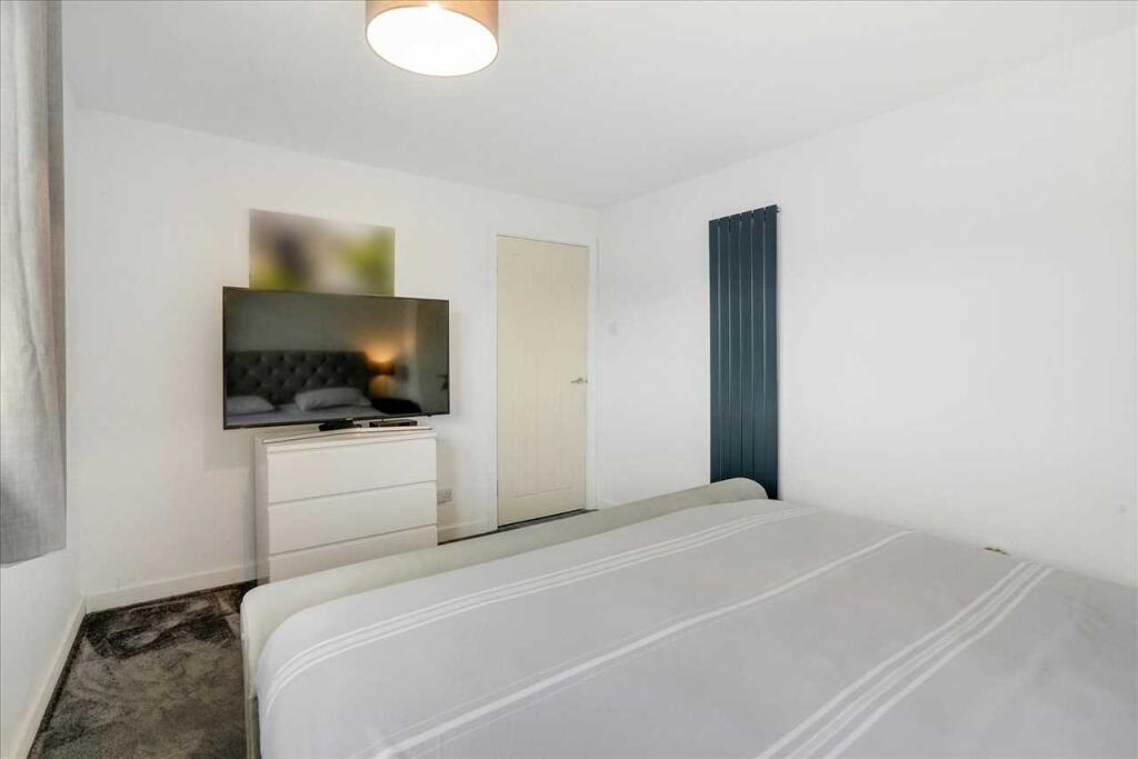 Bedroom One (2)