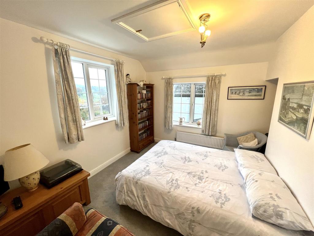 BEDROOM 4