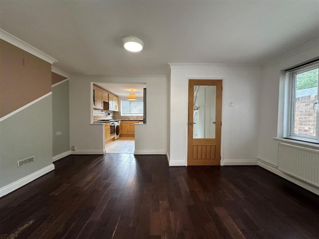Dining Area.jpg