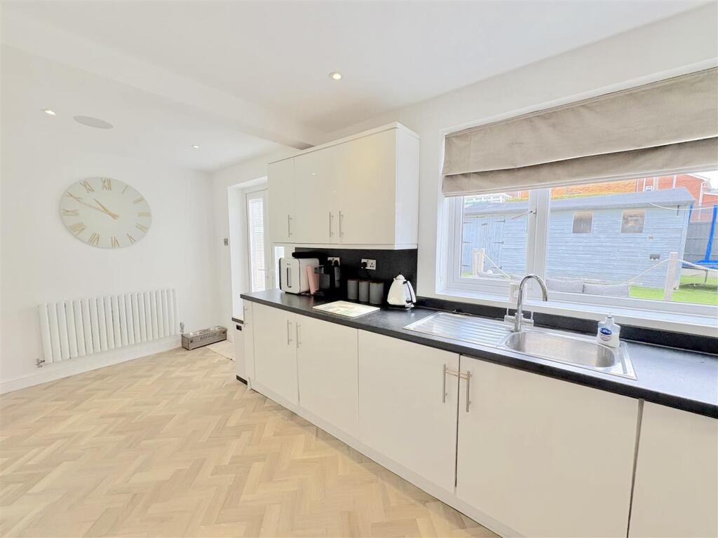 Kitchen Diner