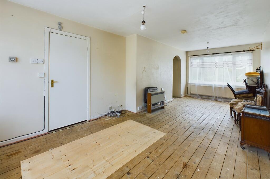 CAM02545G0-PR0138-STILL010