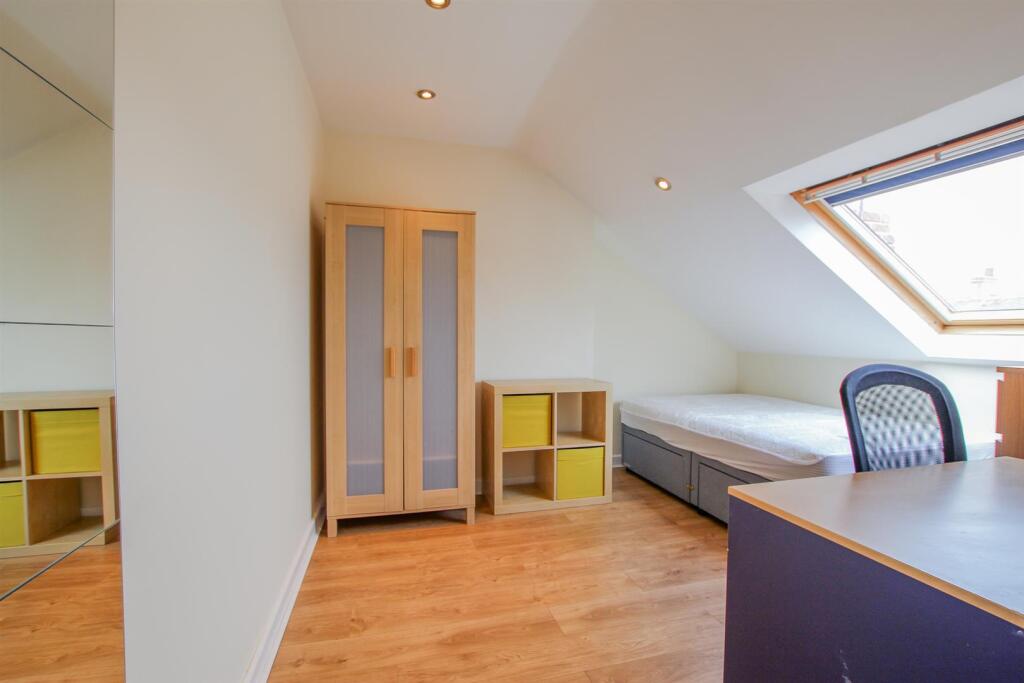 Bedroom.jpg