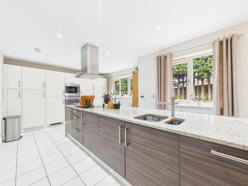 Fabulous Open Plan Living Kitchen