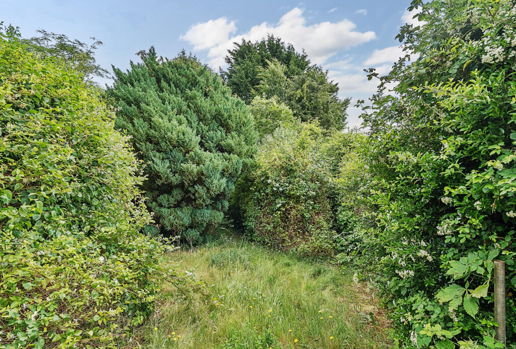 1301831-12-683d95...