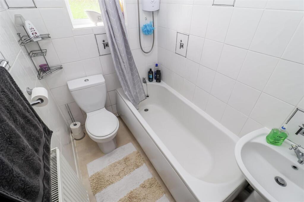 BATHROOM/W.C.