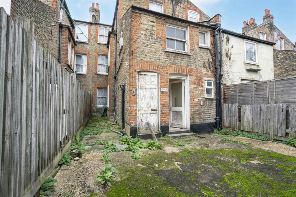 38 Gilbey Road SW17 external 3.jpg