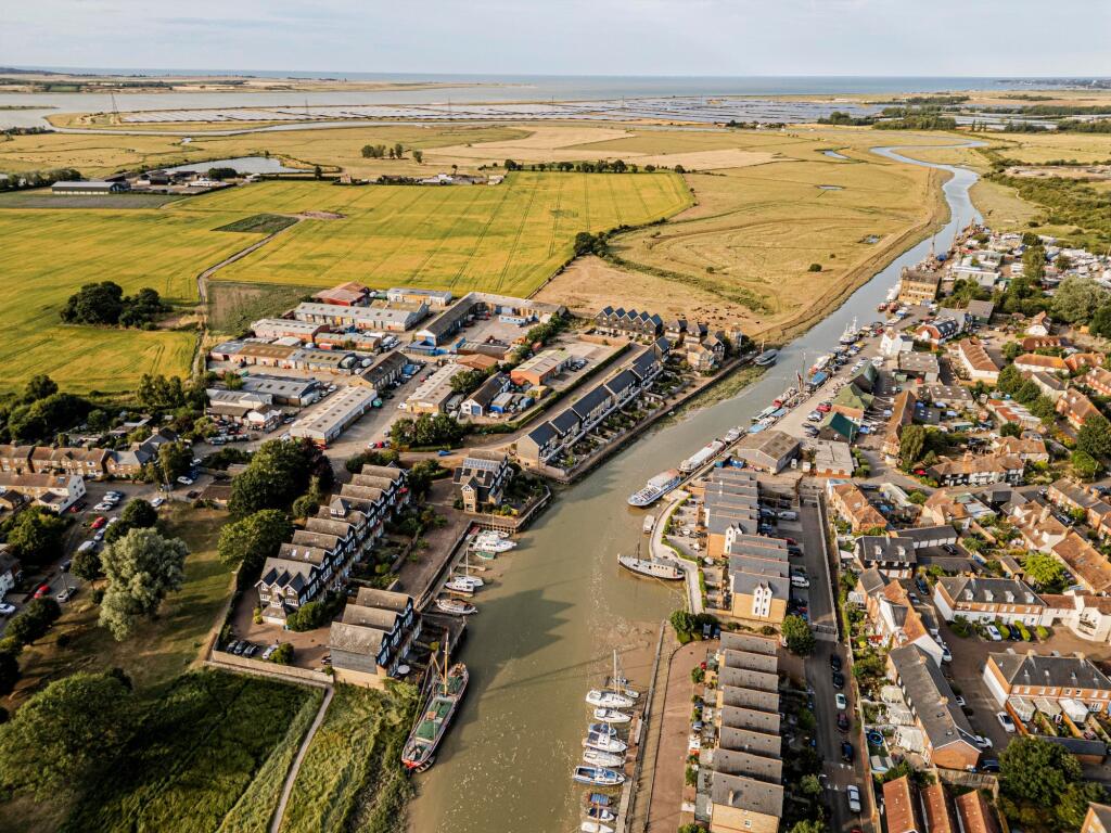 Surrounding Views (1)