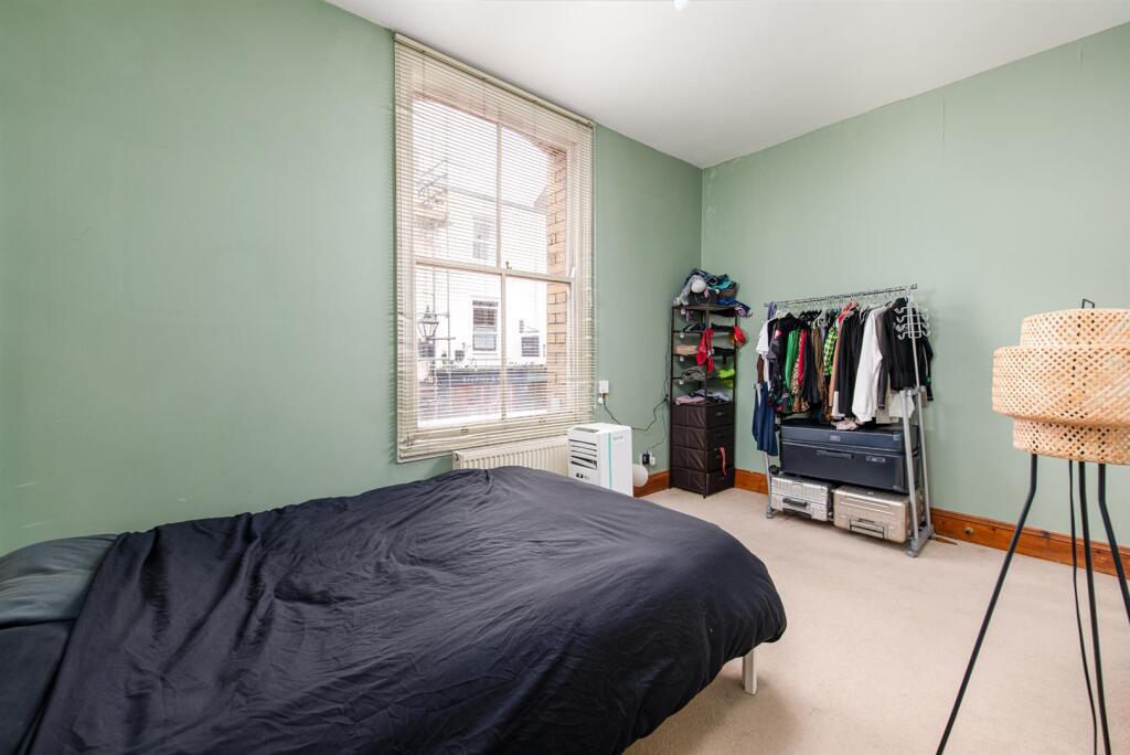 Bedroom1_1.jpg